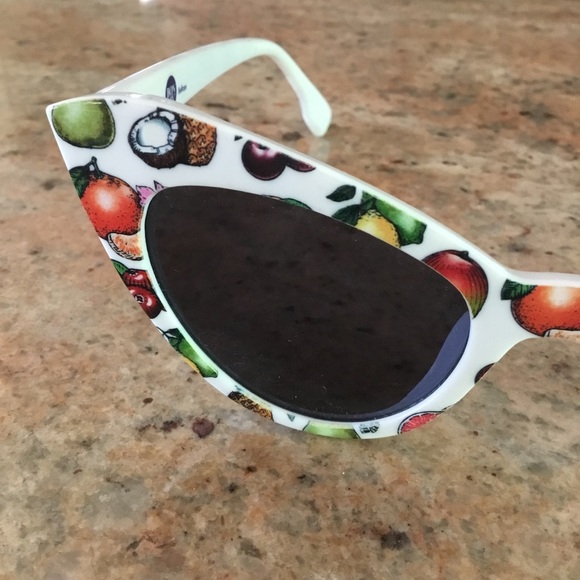 Spiked Seltzer Bon Viv Fruit Cats Eye Sunglasses Set of 2 - Picture 5 of 12
